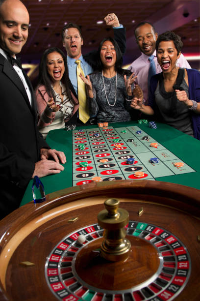 stirtoto app displaying live Dragon Tiger card game on mobile phone with video stream